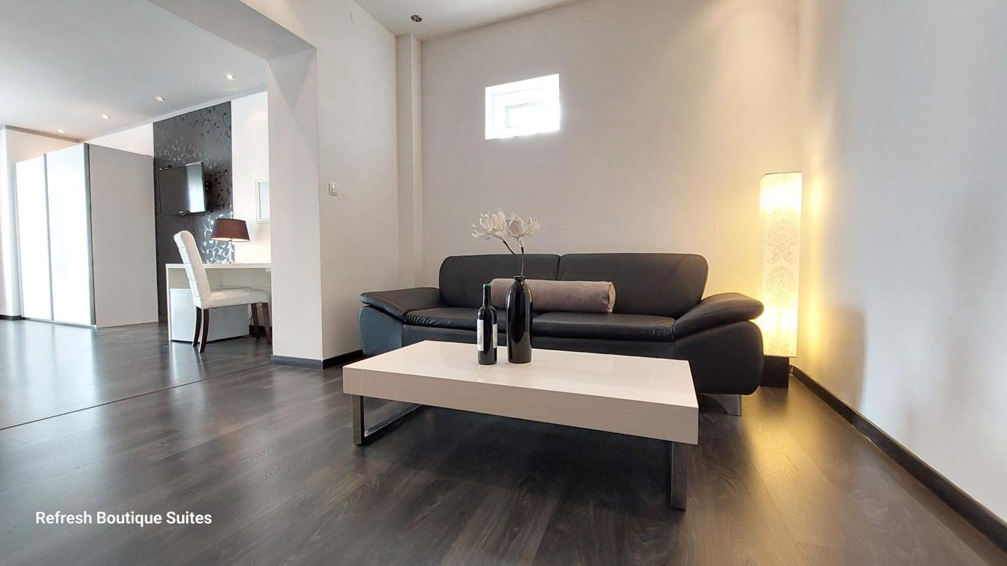 Refresh Boutique Suites - Central Point Βόντιτσε Δωμάτιο φωτογραφία